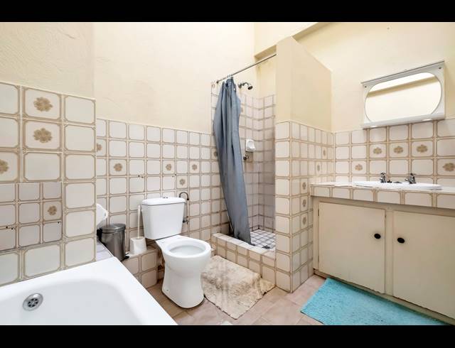 2 BEDROOM TOWNHOUSE FOR SALE IN WINDSOR EAST